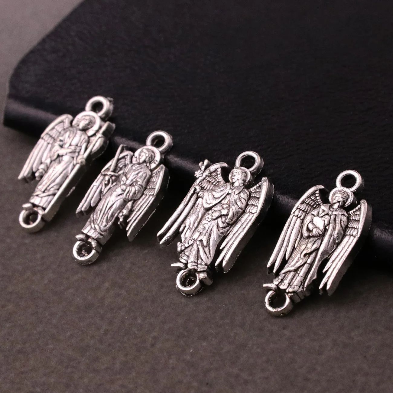 4 Stück The Archangel Medal Ch – Jewelry Making Michaels Bewertung und Preis
